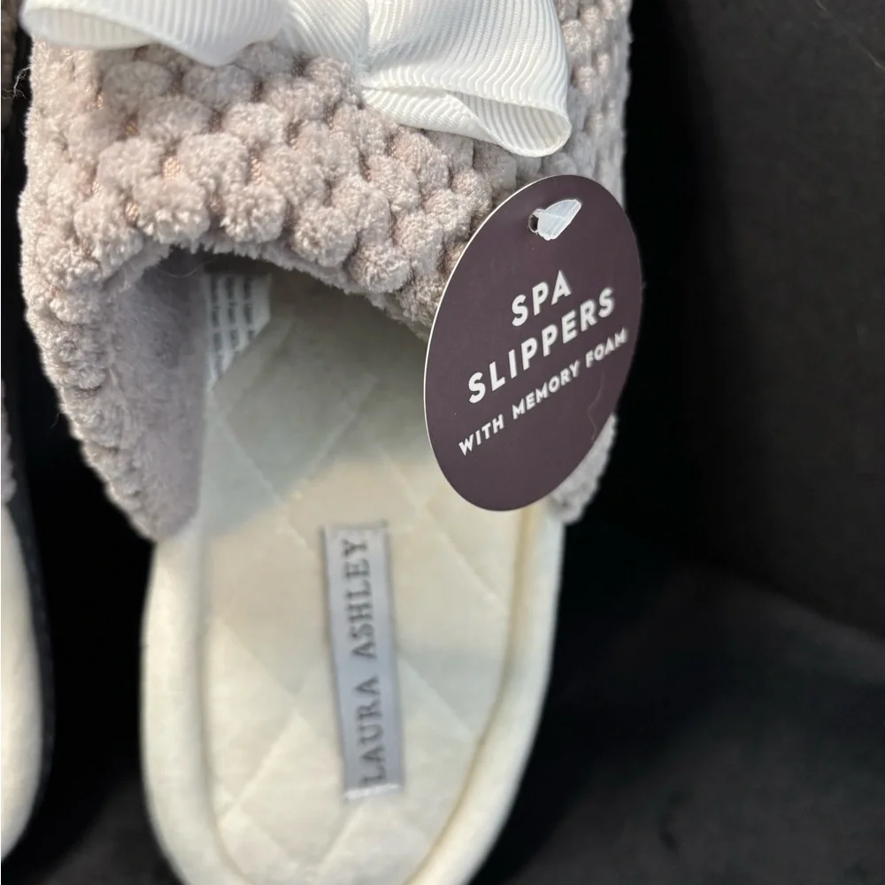 L Ashley Cream Slippers, Textured Knit Bow - Picture 4 of 9